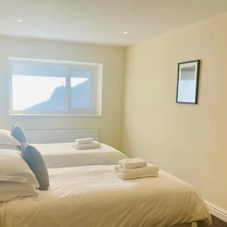 Seaview And Poolside 18 Location דירה *