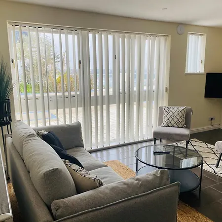 Seaview And Poolside 18 Location *